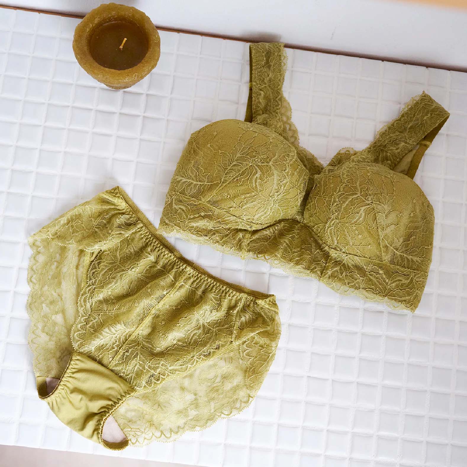 ピタッとブレないブラペアショーツ(カーキ)