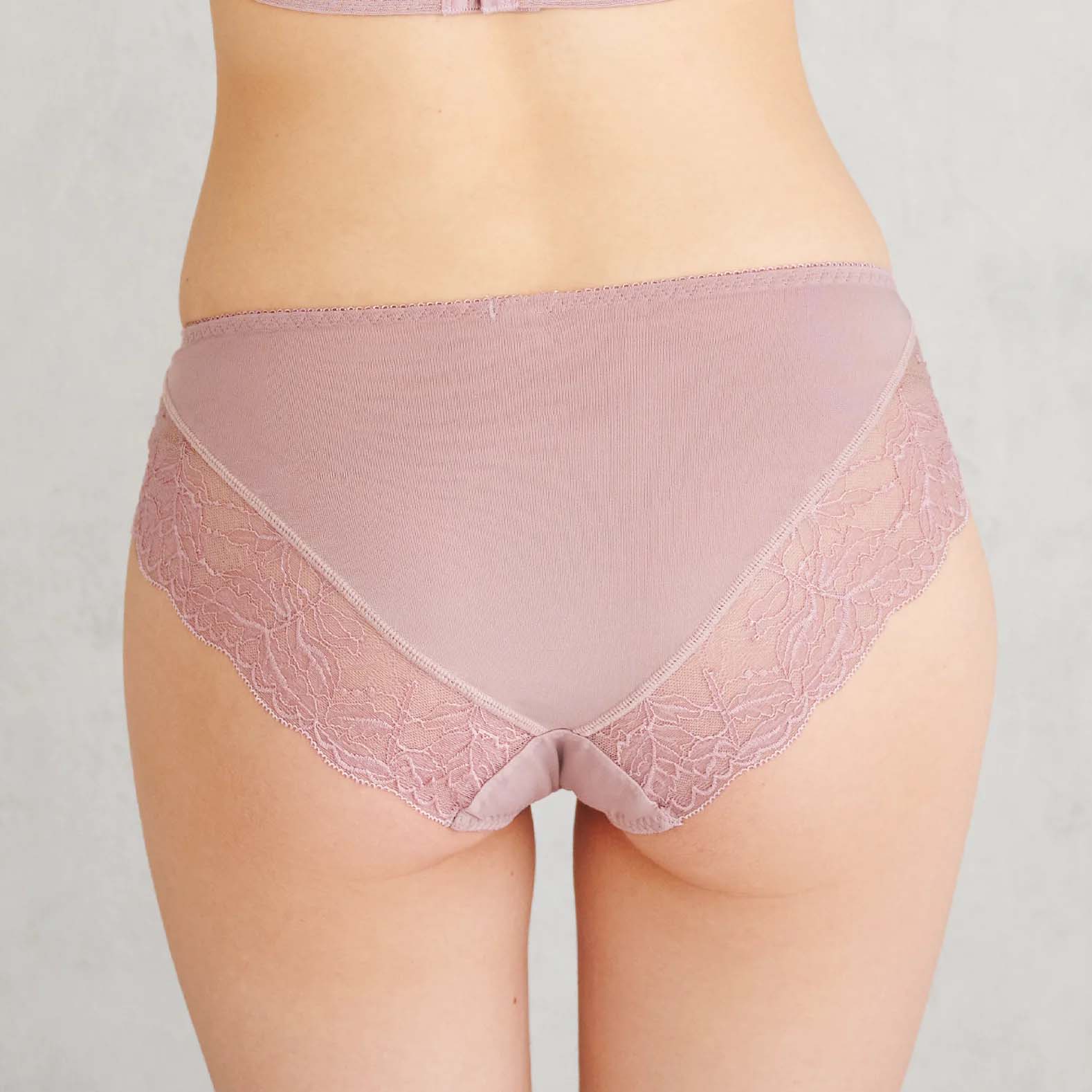 ピタッとブレないブラペアショーツ