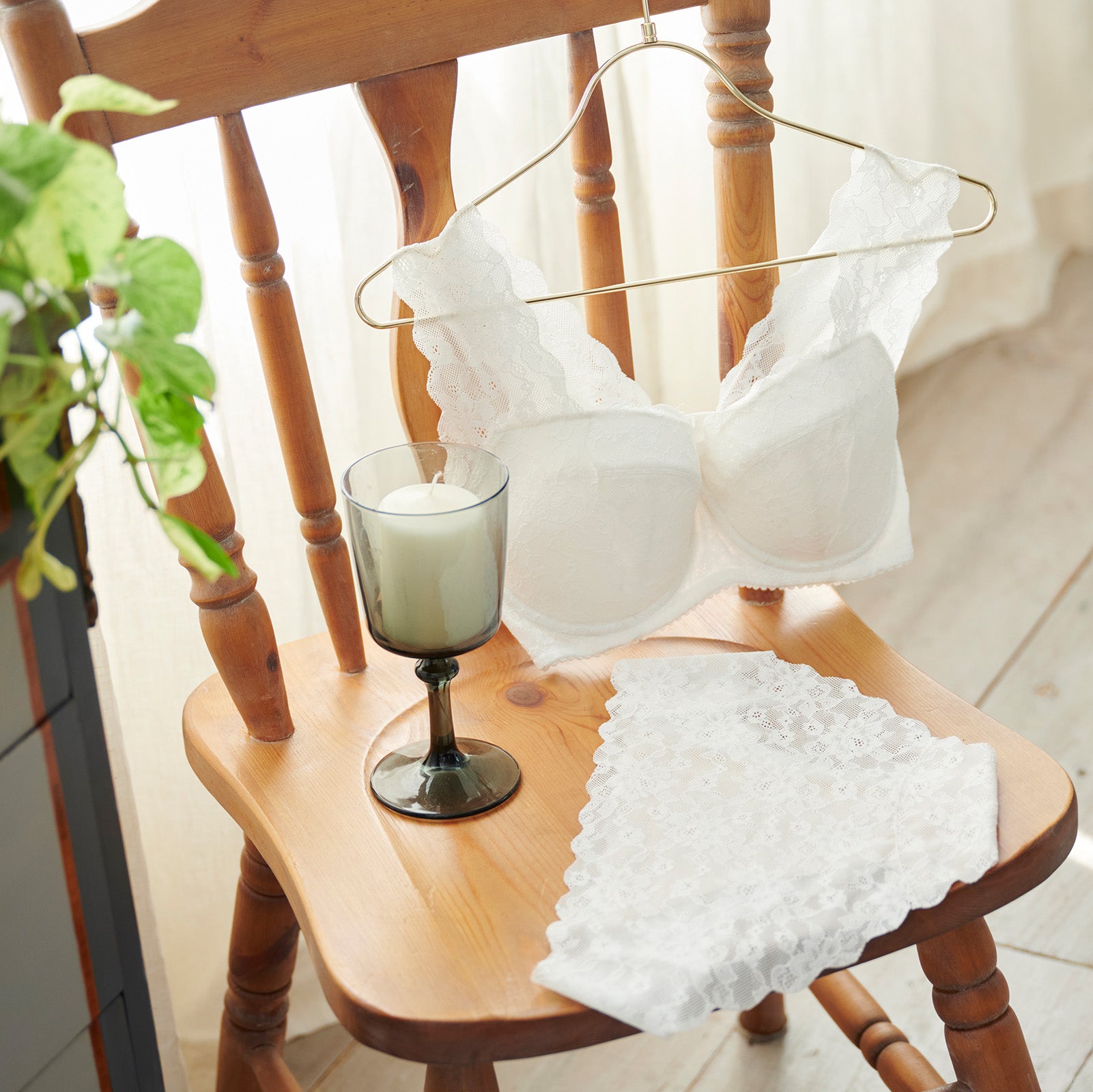 肩ふわブラ&ペアショーツ(ホワイト)