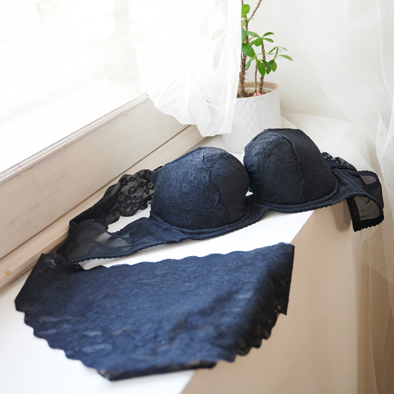 肩ふわブラ&ペアショーツ(ブラック)